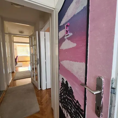 Walnut - Private Garage Apartment