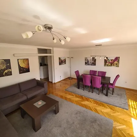 Apartment Walnut - Private Garage *